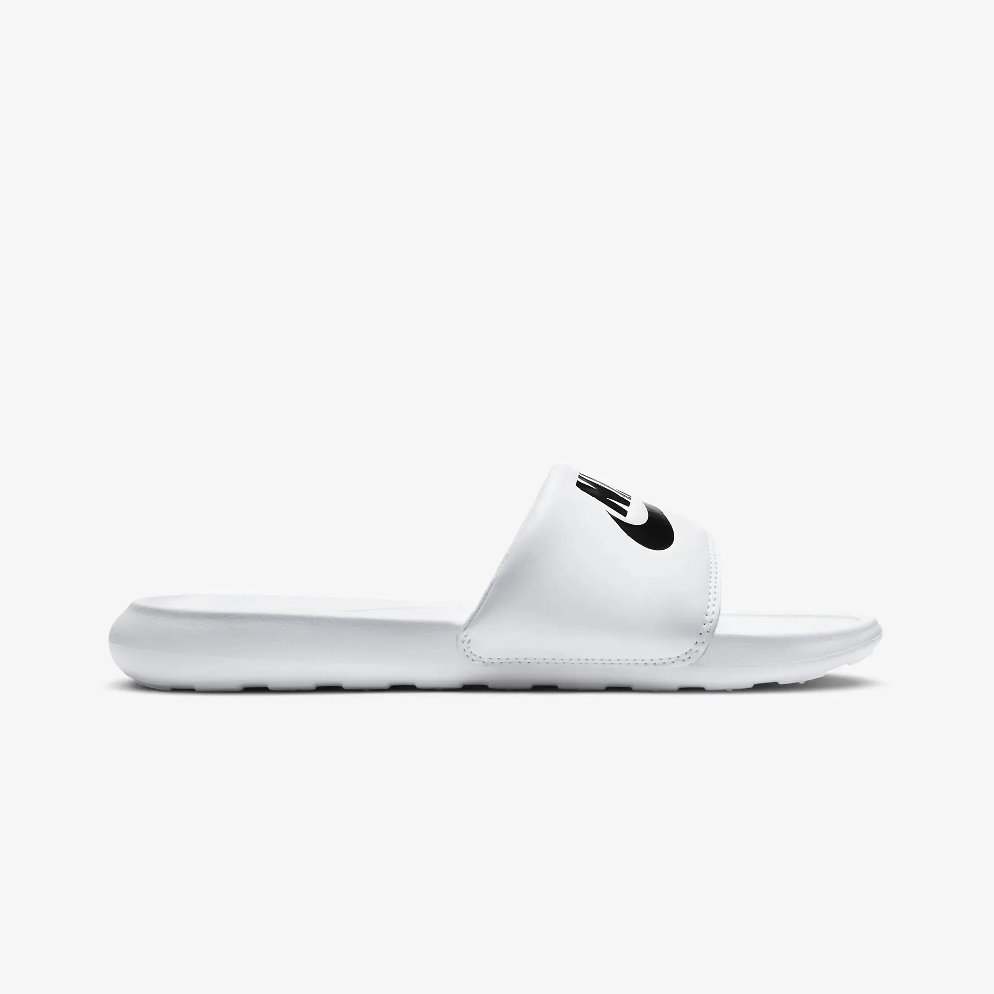 Nike | WMN'S VICTORI ONE  { WHITE